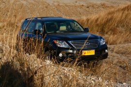 LX570外观
