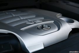 LX570外观