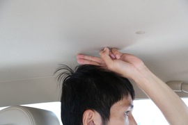 后排头部空间