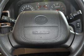 2011款金杯阁瑞斯智领2.0L豪华型9座