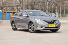 2013款现代索纳塔八2.0GLX自动豪华版