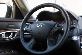 2012款英菲尼迪M25L奢华版试驾实拍