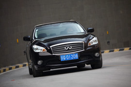 2012款英菲尼迪M25L奢华版试驾实拍