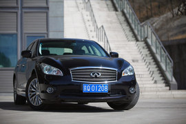 2012款英菲尼迪M25L奢华版试驾实拍