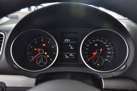 2012款大众高尔夫1.6L手动时尚型