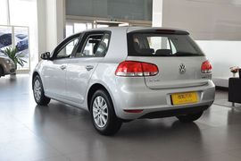 2012款大众高尔夫1.6L手动时尚型