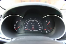 2013款起亚索兰托2.4GDI 7座汽油至尊UVO版试驾