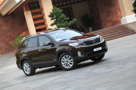 2013款起亚索兰托2.4GDI 7座汽油至尊UVO版试驾