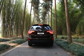 2013款起亚索兰托2.4GDI 7座汽油至尊UVO版试驾