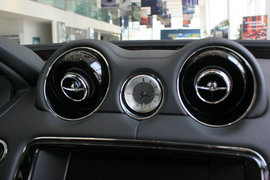 捷豹XJ 2013款巅峰创世版四座实拍