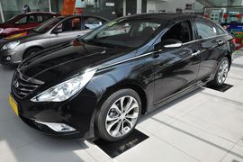 2013款现代索纳塔八2.4GLS自动豪华版