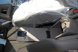 09款JEEP指南者内饰