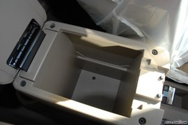 09款JEEP指南者内饰