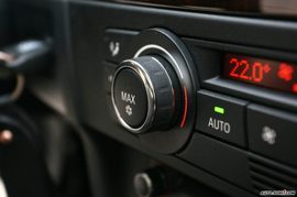 2007款宝马330i