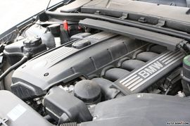 2007款宝马330i