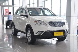 2013款双龙柯兰多2.0L四驱自动精英导航版