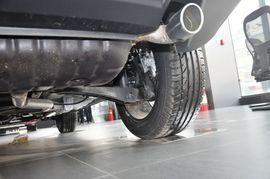 2013款Jeep指南者2.0L炫黑豪华版