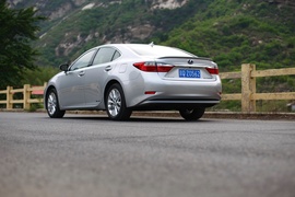 2013款雷克萨斯ES300h深度评测