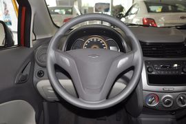 2010款雪佛兰新赛欧两厢1.2L EMT理想版