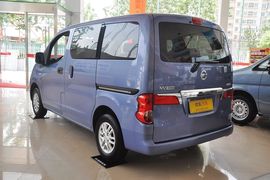 2013款日产NV200 1.6L豪华型