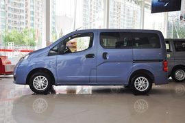 2013款日产NV200 1.6L豪华型