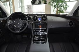 2013款捷豹XJL 3.0SC全景商务版