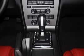 2013款福特野马3.7L V6敞篷版 灰色