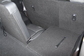 2013款进口起亚第三代佳乐7座舒适版实拍