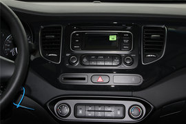 2013款进口起亚第三代佳乐7座舒适版实拍