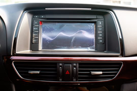 2013款马自达Atenza基本型珍珠白