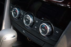 2013款马自达Atenza基本型珍珠白