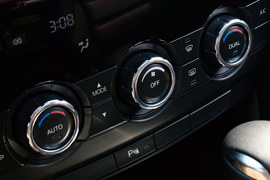 2013款马自达Atenza基本型珍珠白