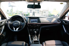 2013款马自达Atenza基本型珍珠白