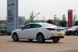 2013款马自达Atenza基本型珍珠白