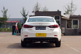 2013款马自达Atenza基本型珍珠白