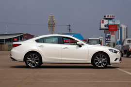 2013款马自达Atenza基本型珍珠白