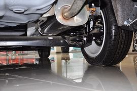 2013款福特嘉年华三厢1.5L手动时尚型