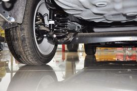 2013款福特嘉年华三厢1.5L手动时尚型