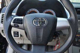 2013款丰田卡罗拉1.8L GL-i自动至酷版