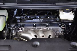2013款比亚迪M6 2.4L手动豪华型