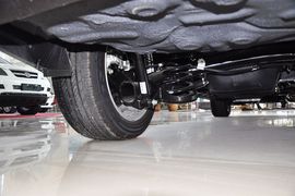 2013款比亚迪M6 2.4L手动豪华型