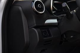 2017款凯翼X3 1.6L CVT发烧友版