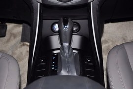 2013款现代全新胜达3.0L四驱豪华版