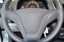 2010款雪佛兰赛欧两厢1.2L手动理想版