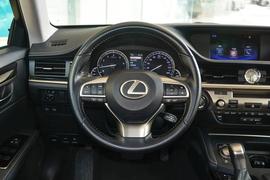 2015款雷克萨斯ES200 舒适版