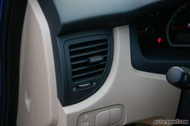 2009款起亚狮跑