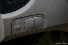 2009款起亚狮跑