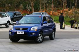 2009款起亚狮跑