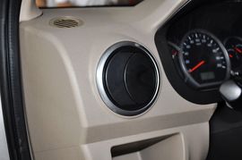 2010款五菱宏光1.2L舒适型