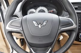 2013款五菱宏光S 1.5L舒适型